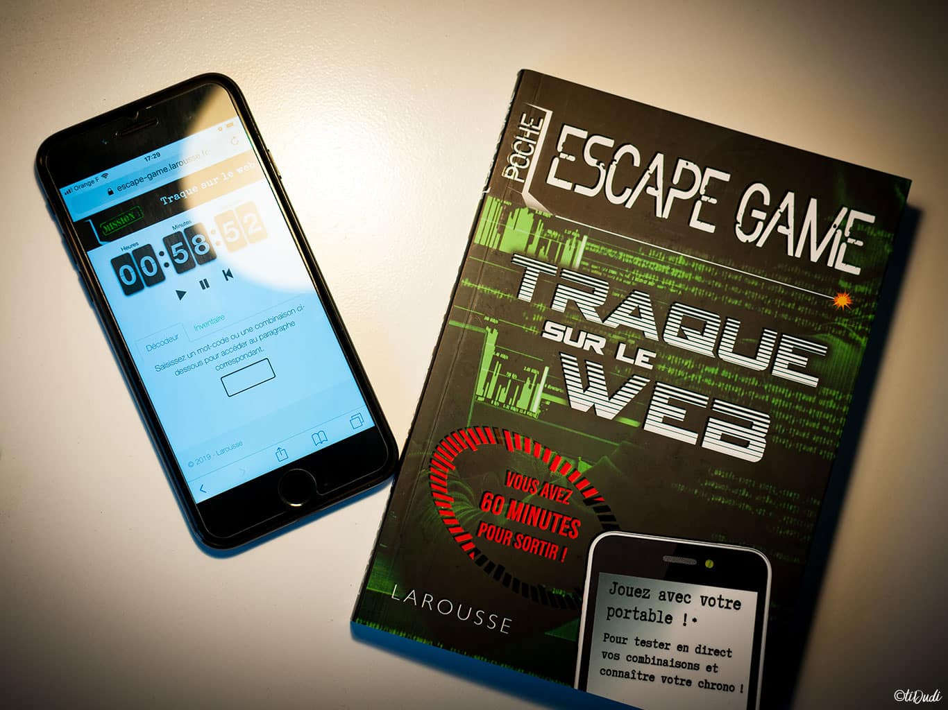Escape game de poche "Traque sur le Web" de Nicolas Trenti chez Larousse